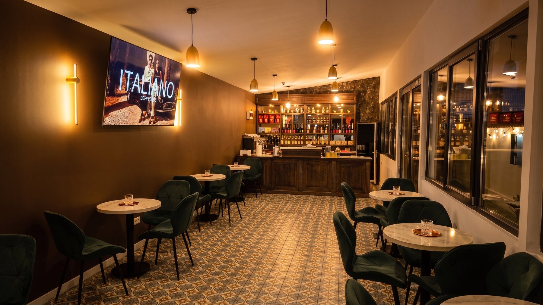 Sala principală — Mundo Caffé